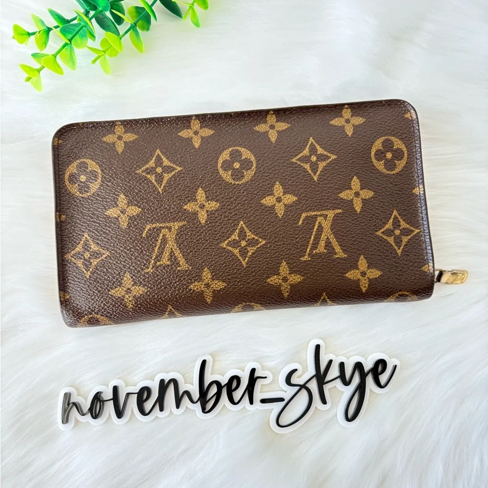 Louis‎ Vuitton Monogram Zippy Wallet